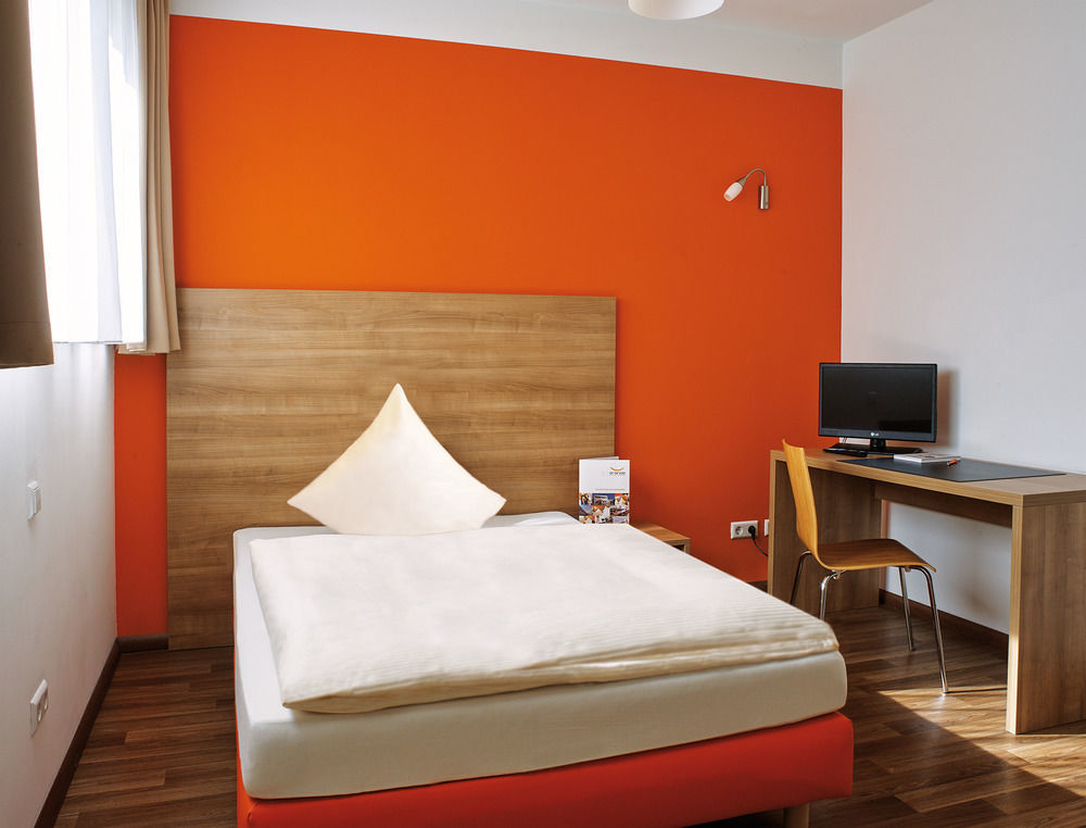 Orange Hotel und Apartamentos Neu-Ulm Exterior foto