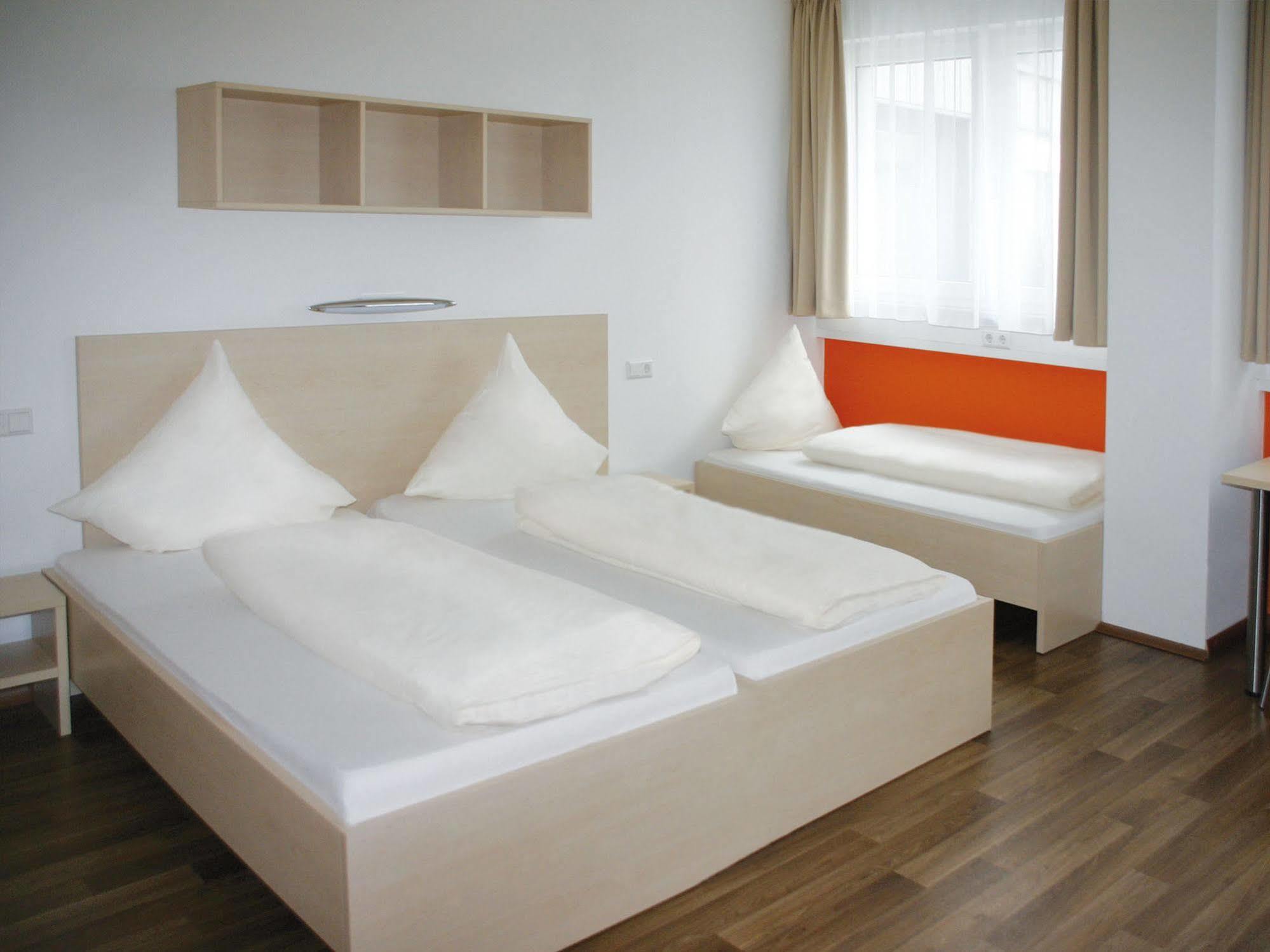 Orange Hotel und Apartamentos Neu-Ulm Exterior foto