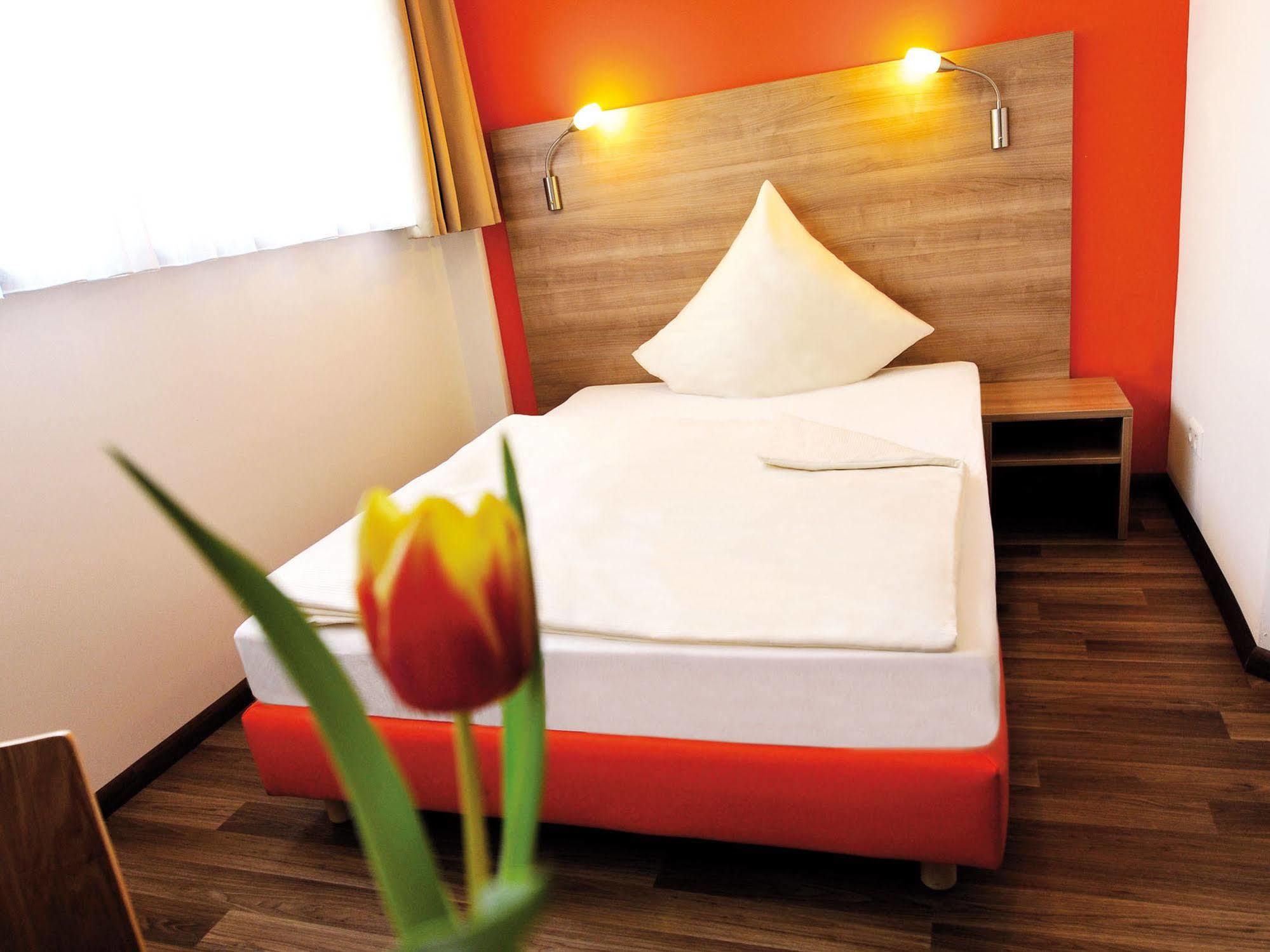 Orange Hotel und Apartamentos Neu-Ulm Exterior foto