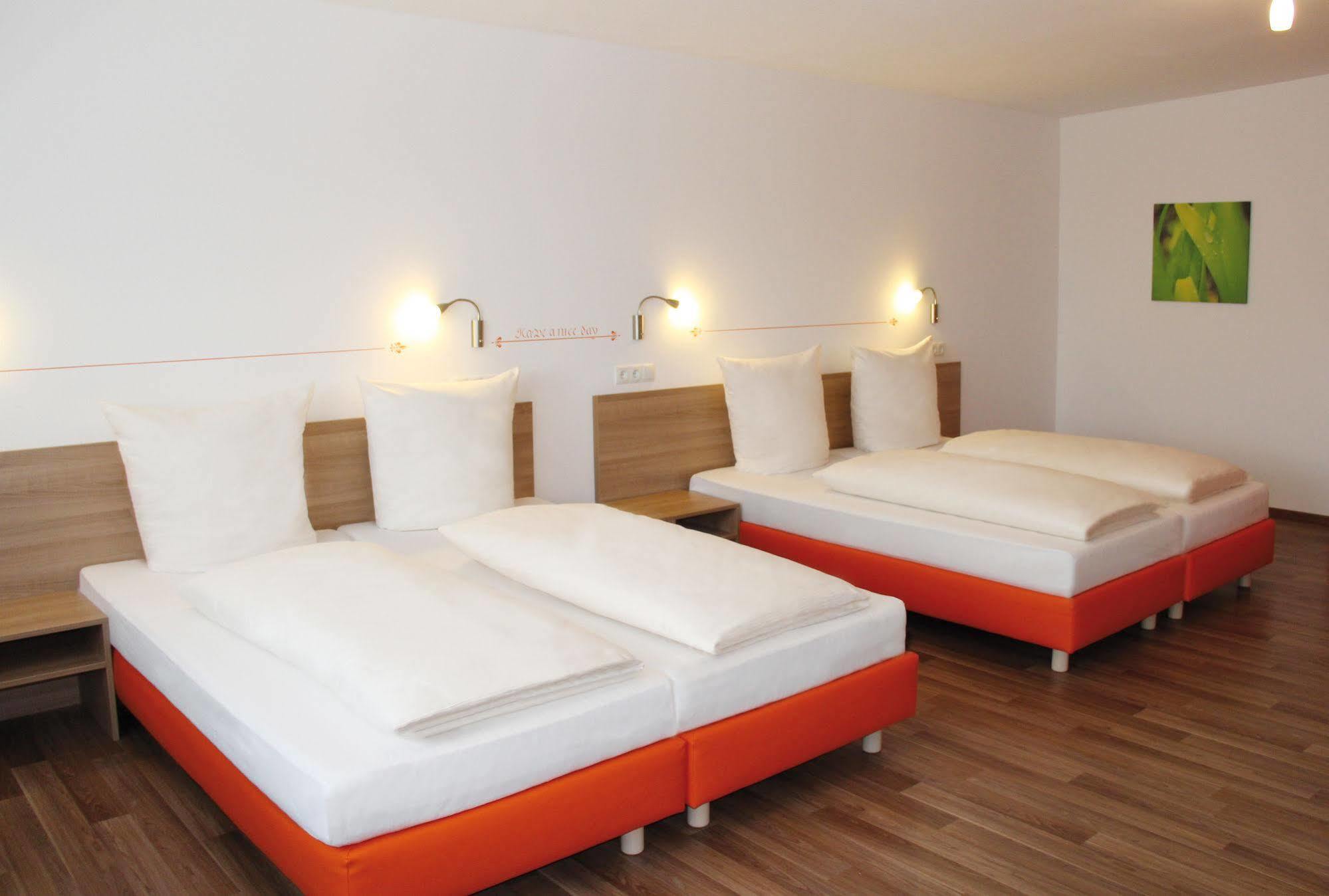 Orange Hotel und Apartamentos Neu-Ulm Exterior foto